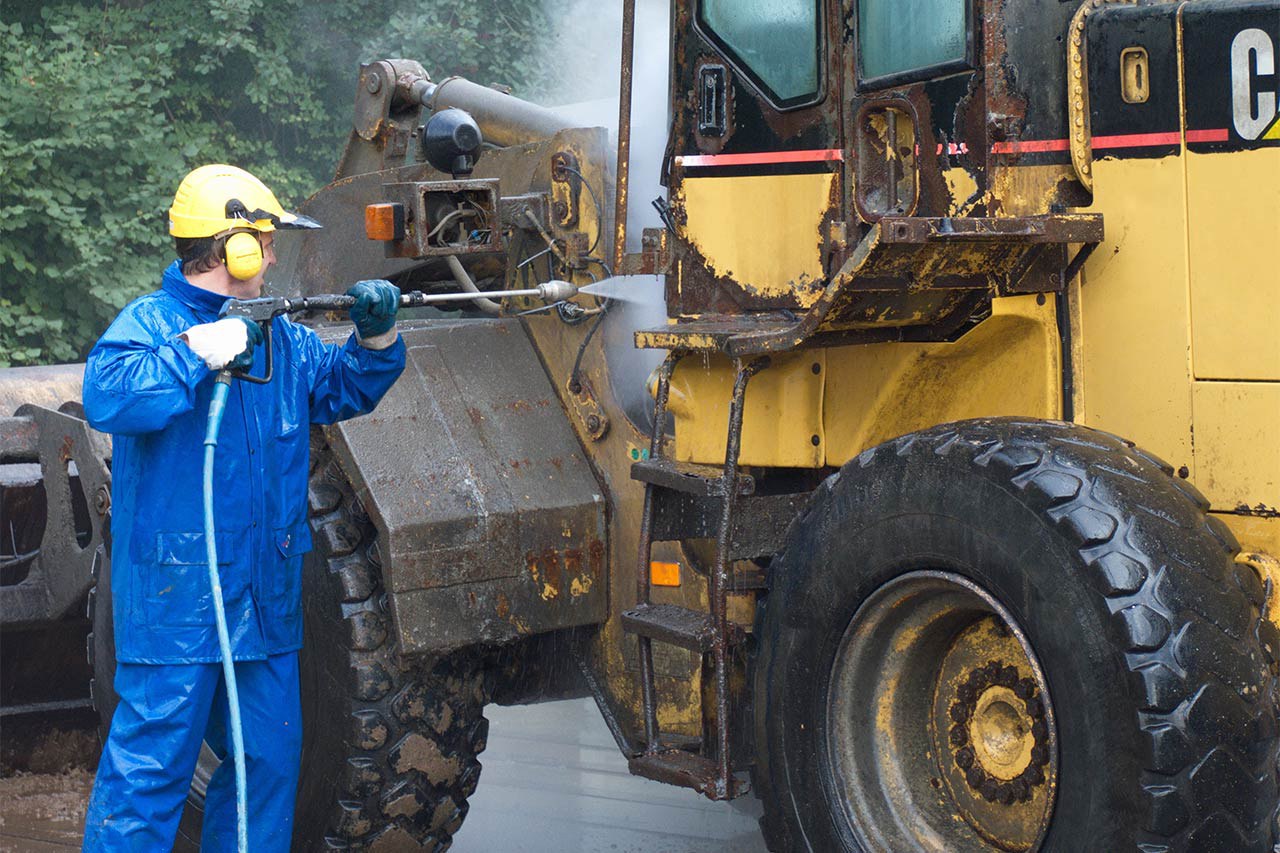 Industrial and construction machinery cleaning